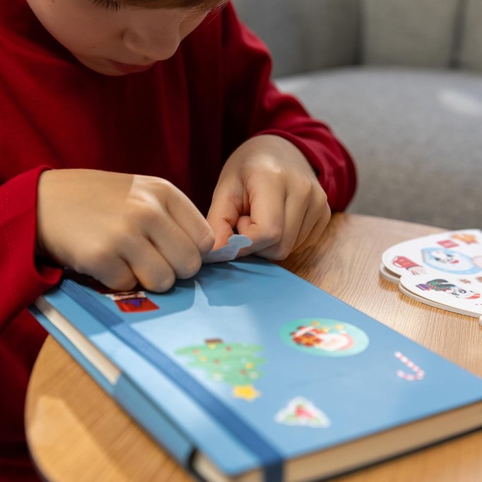 Legami Natale, Quaderno di Adesivi Natalizi, 8 Fogli con più di 150 Stickers in CartaTema Tree