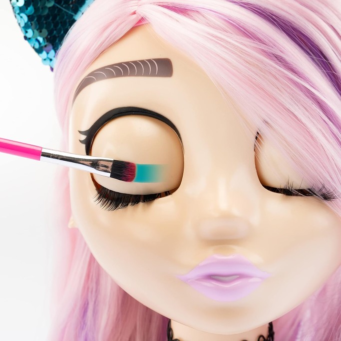 INFLUENCER MAKE UP DOLL